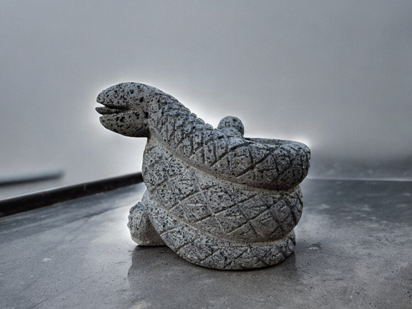 Molcajete con diseño de Víbora de Cascabel 🐍