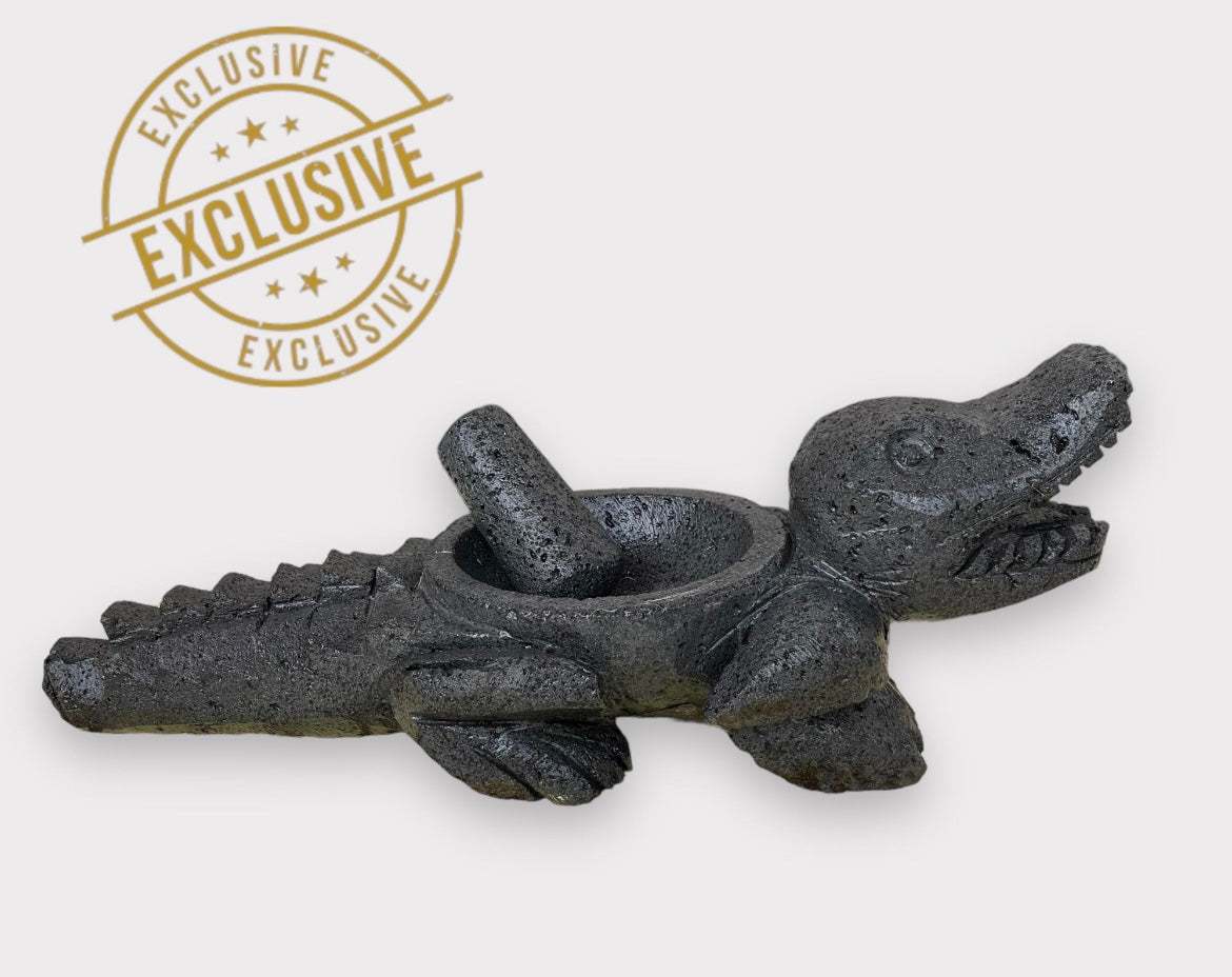 Molcajete con diseño de Cocodrilo