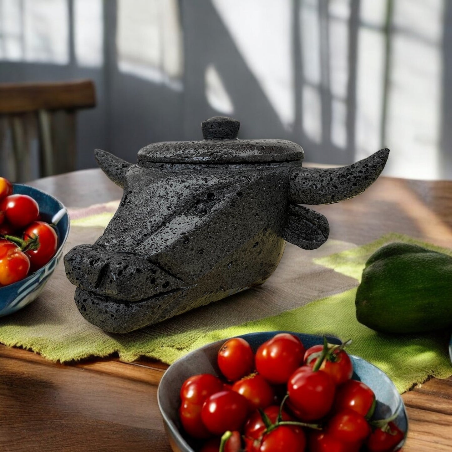 Molcajete con diseño de Cabeza de Toro