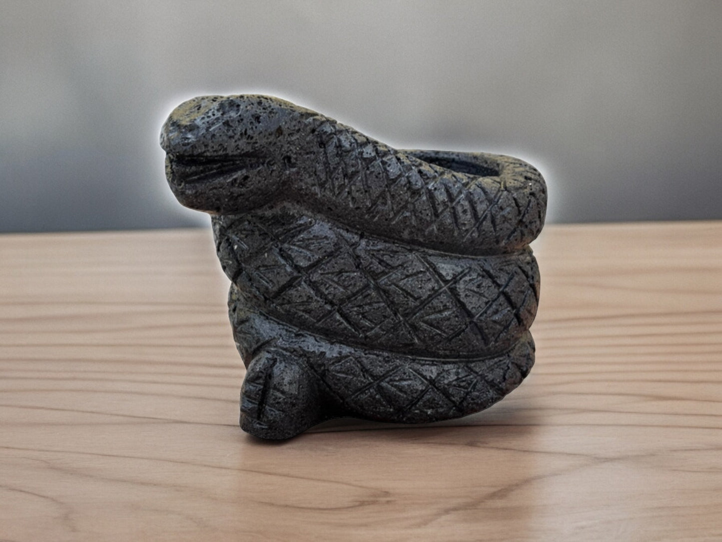 Molcajete con diseño de Víbora de Cascabel 🐍
