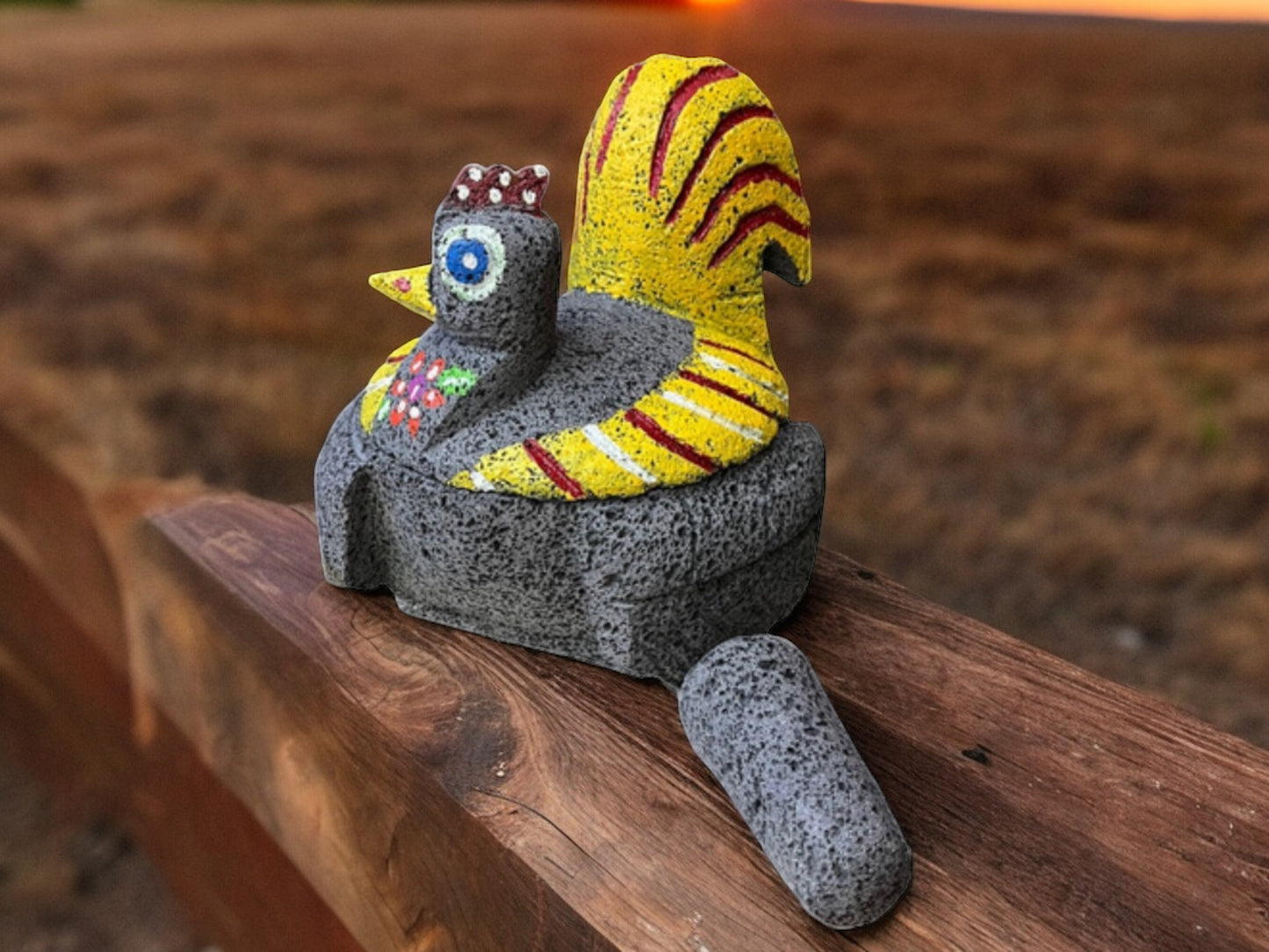 Molcajete con diseño de Gallina