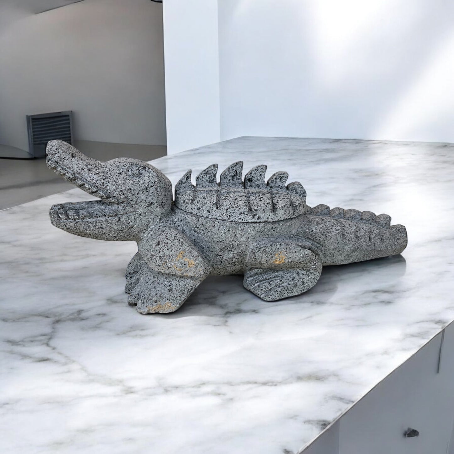 Molcajete con diseño de Cocodrilo