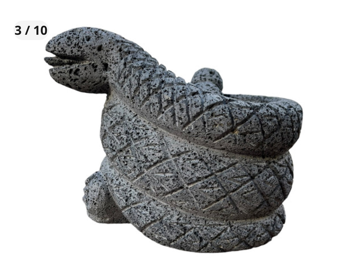 Molcajete con diseño de Víbora de Cascabel 🐍