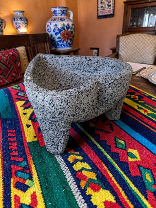 Molcajete de Piedra Volcánica en Forma de Corazón