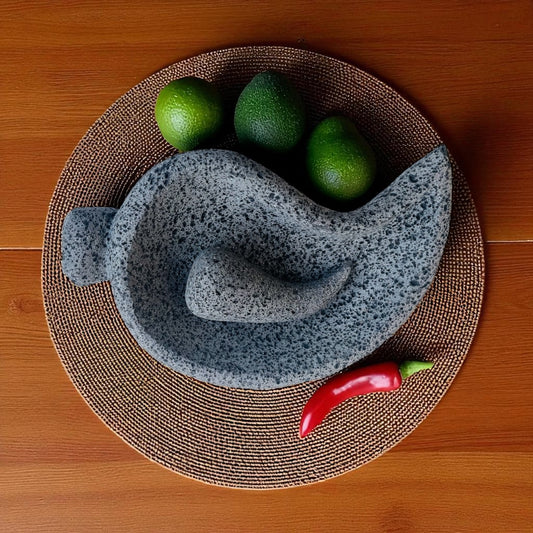 Molcajete de Piedra Volcánica con Forma de Chile – 500 ml.
