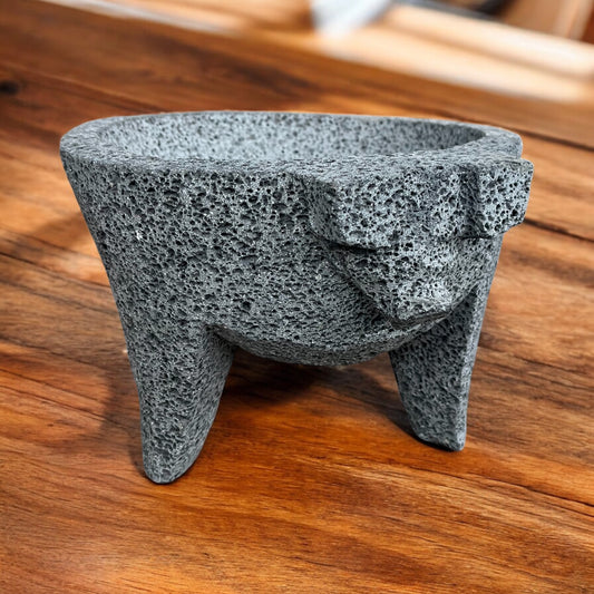 Molcajete de piedra volcánica  1.5 Litros