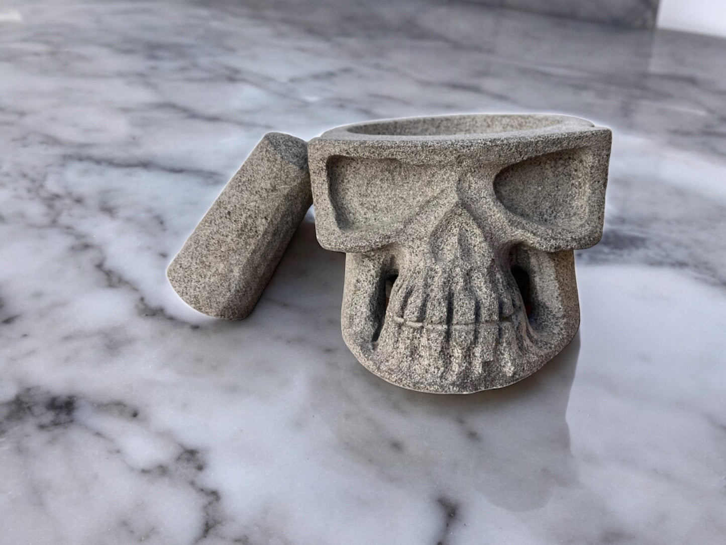Molcajete con diseño de Cráneo - Piedra Recinto