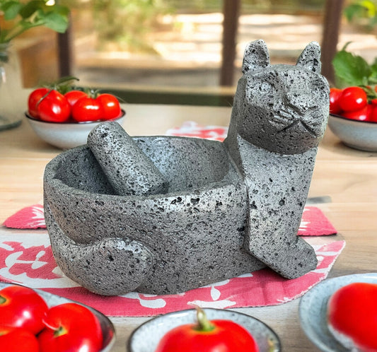 Molcajete de Gato - Hecho de piedra volcánica