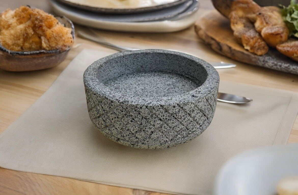 Tortillero de piedra con tapa de madera de pino - Hecho en piedra volcánica