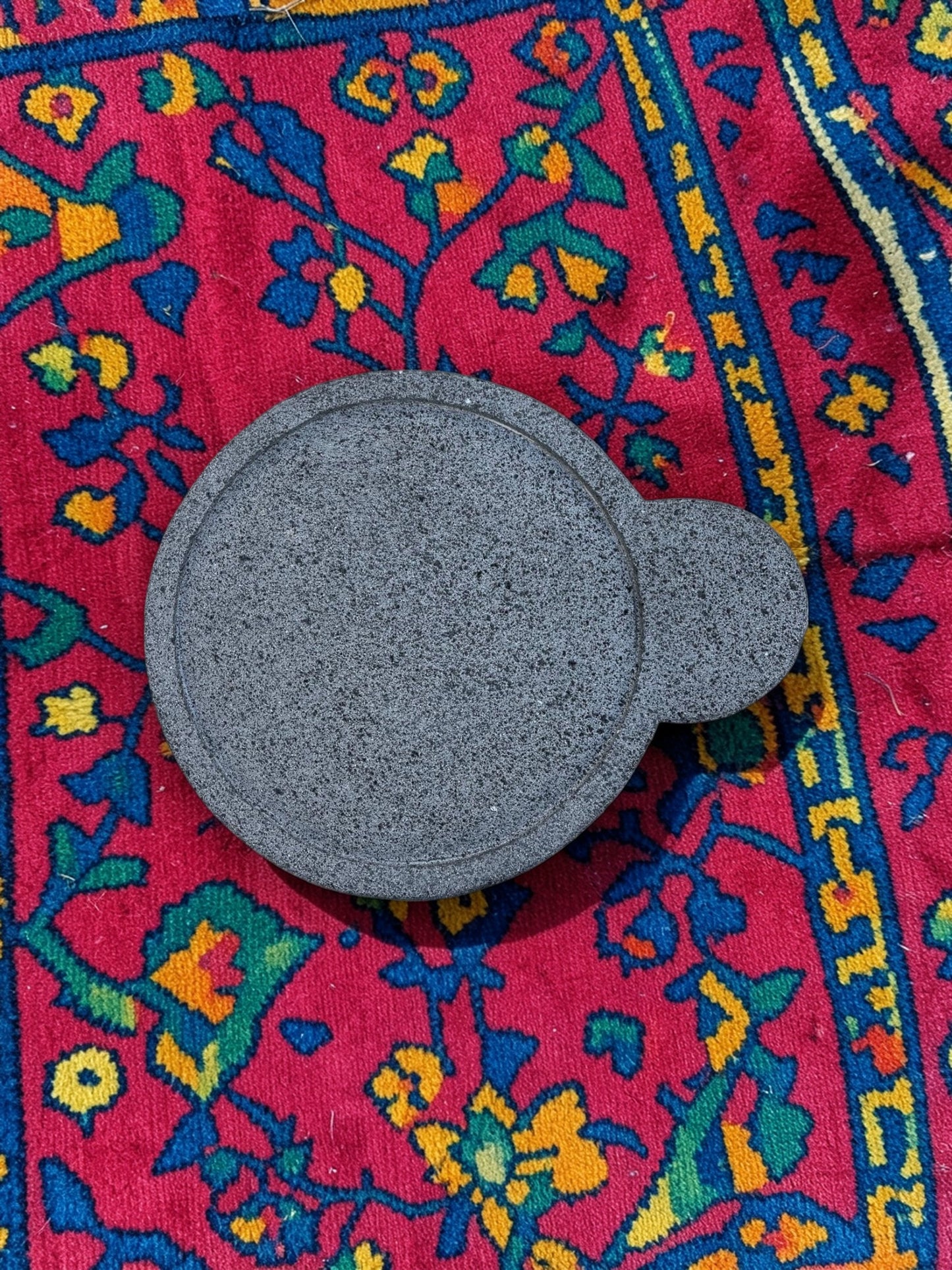Comal de piedra volcánica Redondo con asa